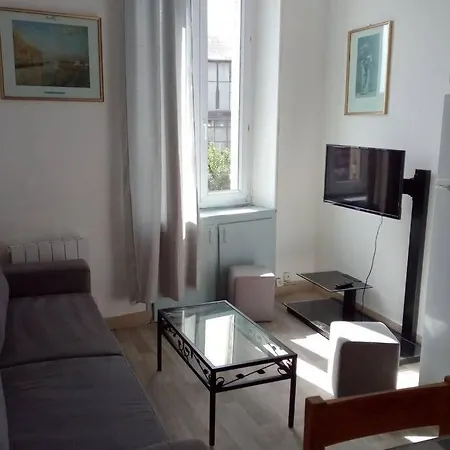 Charmant A Apartment
